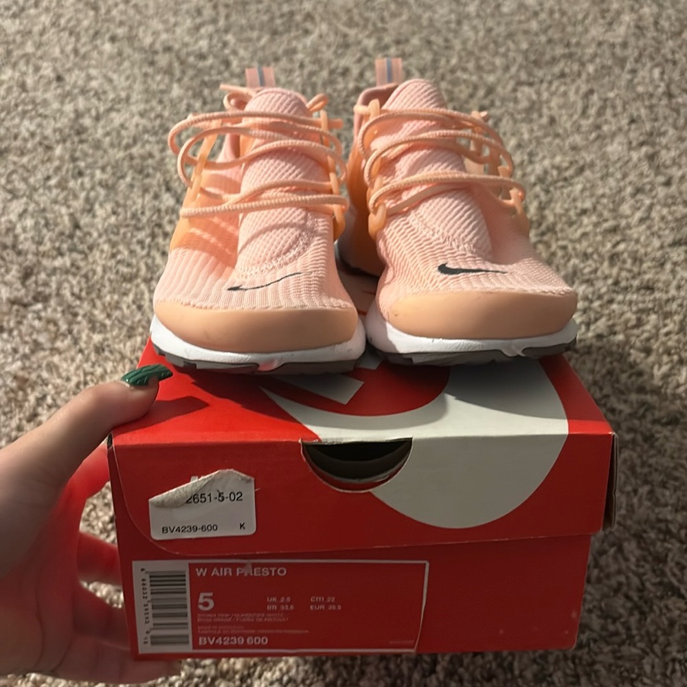 Nike presto womens size 5
Tried on only